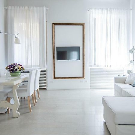 Triton Place โรม ภายนอก รูปภาพ
